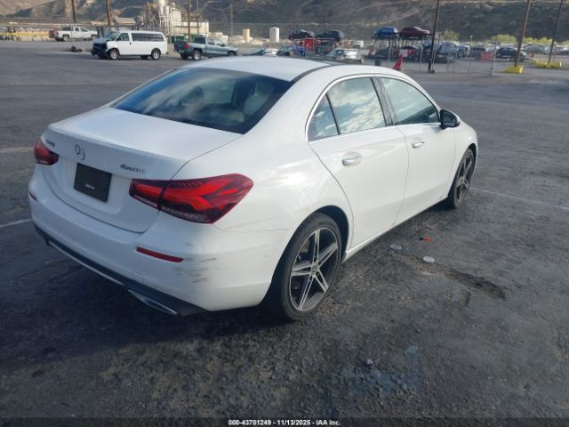 2022 MERCEDES-BENZ A 220 W1K3G4FB5NJ361465 Photo 3