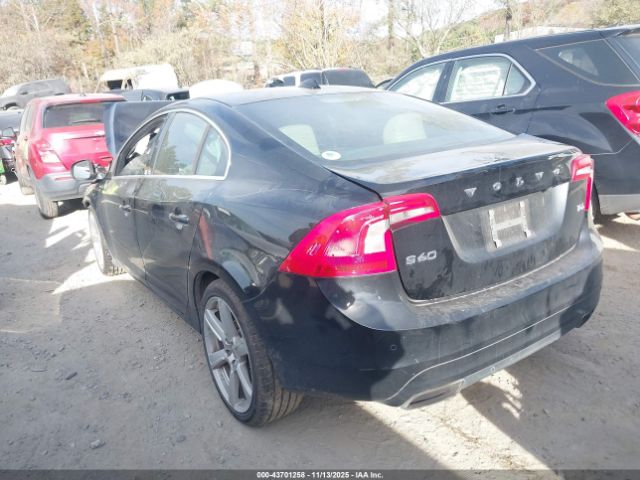 2016 VOLVO S60 YV149MFK8G2396890 Photo 2