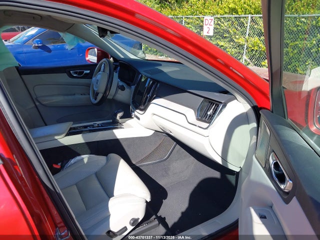 2021 VOLVO XC60 YV4102DL5M1682326 Photo 4