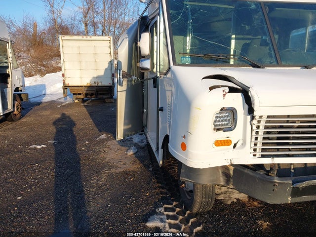 2016 Ford E-450 Stripped მანქანა იყიდება აუქციონზე, vin: 1FC3E4KL5GDC25028, აუქციონის ნომერი: 43701369
