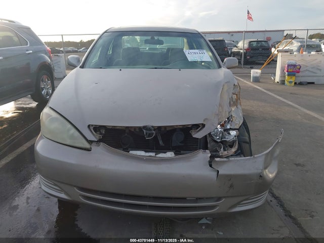 43701449 :رقم المزاد ، 4T1BF30K42U016106 vin ، 2002 Toyota Camry Le V6 مزاد بيع
