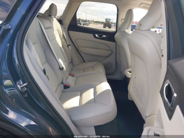 2021 VOLVO XC60 YV4102RK7M1874993 Photo 7