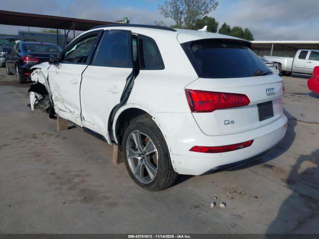 2019 AUDI Q5 WA1BNAFY1K2025942 Photo 2