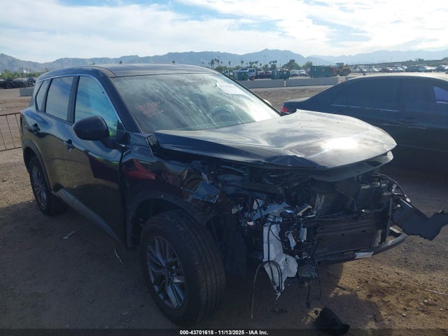 5N1BT3AB8PC945607 Nissan Rogue S Intelligent Awd