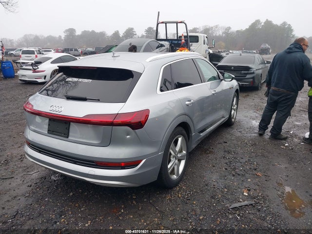 WA1LAAGE4KB023784 Audi E-tron Premium Plus