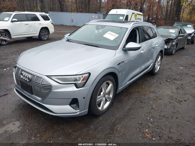WA1LAAGE4KB023784 Audi E-tron Premium Plus