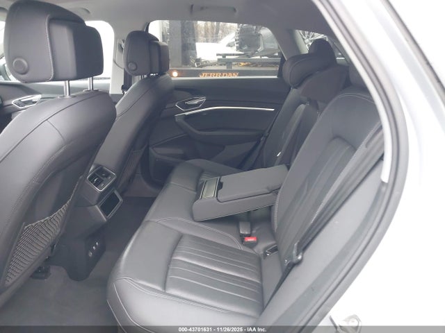 WA1LAAGE4KB023784 Audi E-tron Premium Plus