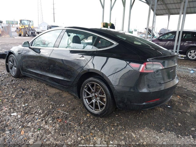 2018 TESLA MODEL 3 5YJ3E1EA6JF108888 Photo 2