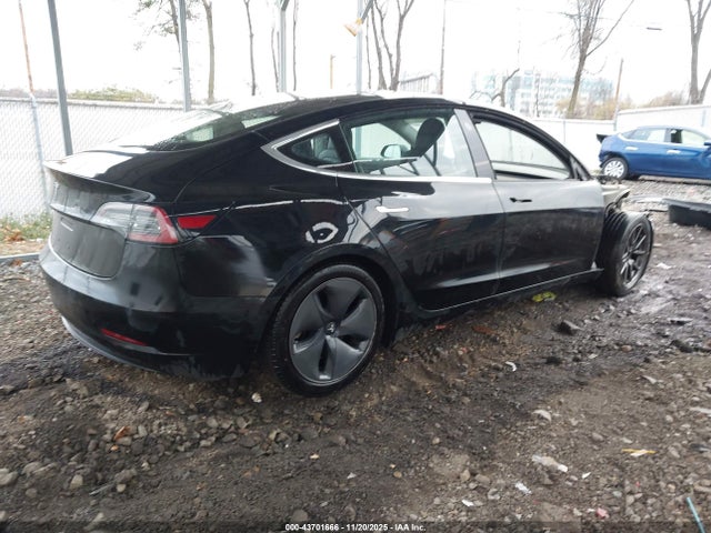 2018 TESLA MODEL 3 5YJ3E1EA6JF108888 Photo 3