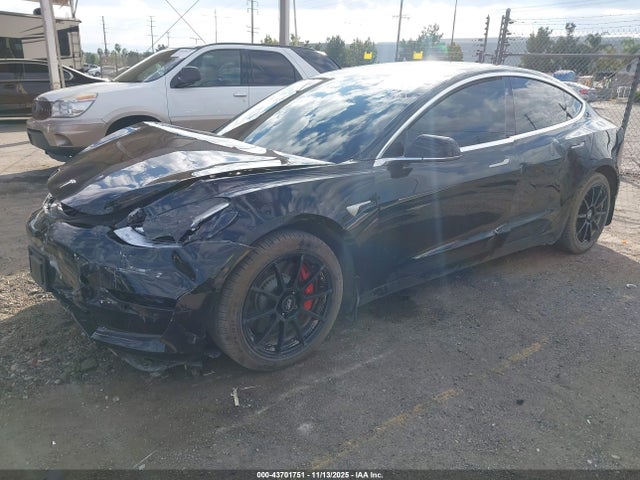 2019 TESLA MODEL 3 5YJ3E1EB9KF393208 Photo 1
