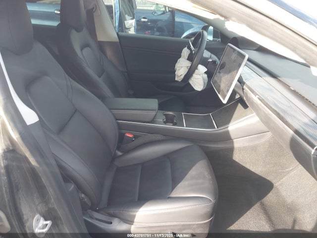 2019 TESLA MODEL 3 5YJ3E1EB9KF393208 Photo 4