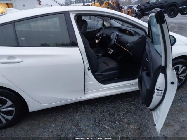 2017 TOYOTA PRIUS PRIME JTDKARFP5H3060834 Photo 4