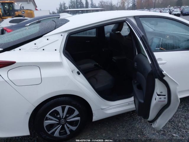 2017 TOYOTA PRIUS PRIME JTDKARFP5H3060834 Photo 7