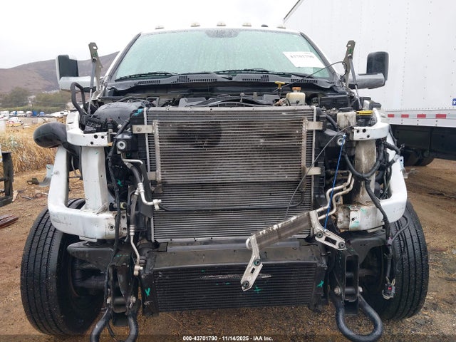 3C7WRMFL5JG400872 RAM 5500 Chassis Tradesman/slt/laramie