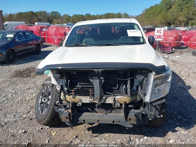 1N6AA1C54HN571114 Nissan Titan Pro-4x
