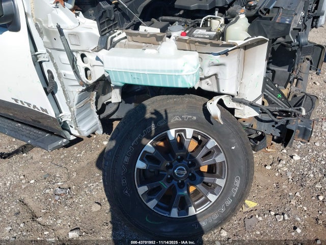 1N6AA1C54HN571114 Nissan Titan Pro-4x