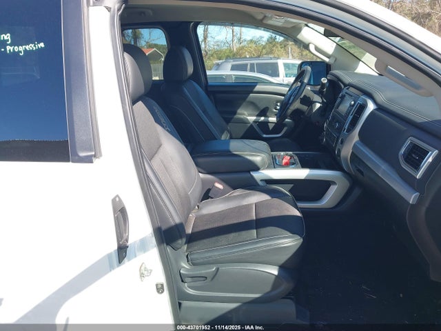 1N6AA1C54HN571114 Nissan Titan Pro-4x