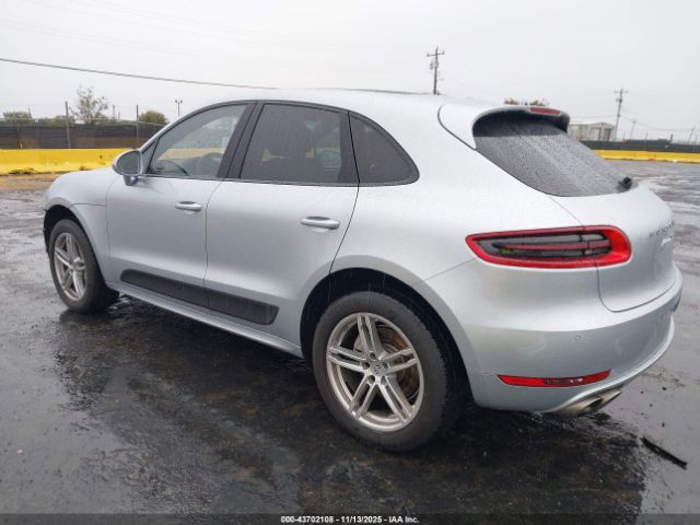 2015 PORSCHE MACAN WP1AB2A5XFLB42480 Photo 2