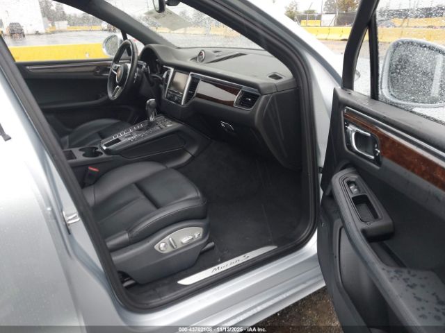 2015 PORSCHE MACAN WP1AB2A5XFLB42480 Photo 4