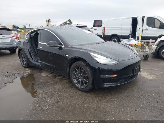2019 TESLA MODEL 3 5YJ3E1EAXKF398781 Photo 0