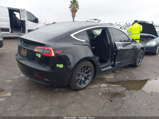 2019 TESLA MODEL 3 5YJ3E1EAXKF398781 Photo 3