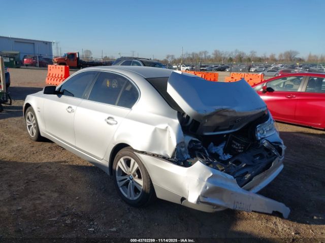 2010 BMW 528I WBANV1C55AC156648 Photo 2