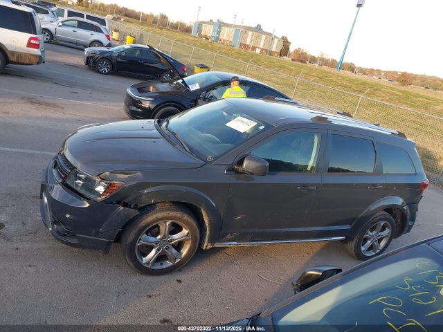 3C4PDCGB1HT587125 Dodge Journey Crossroad