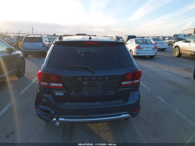 3C4PDCGB1HT587125 Dodge Journey Crossroad