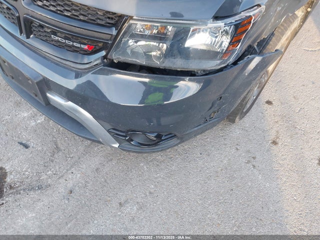 3C4PDCGB1HT587125 Dodge Journey Crossroad