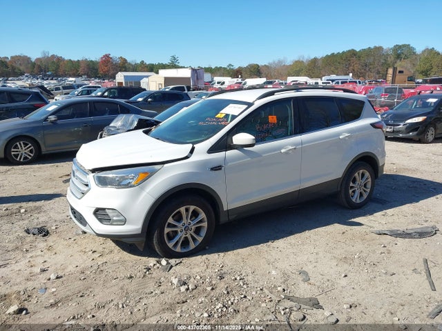 1FMCU0GD5JUB59905 Ford ESCAPE SE