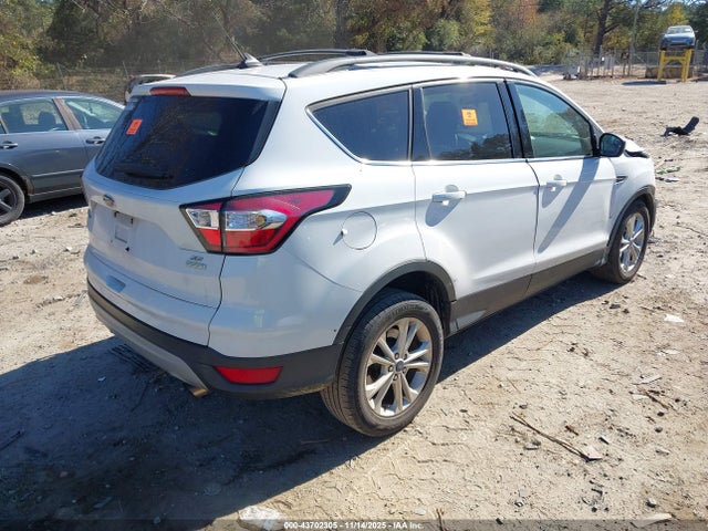 1FMCU0GD5JUB59905 Ford ESCAPE SE
