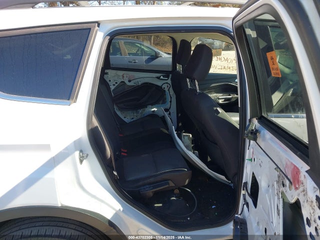 1FMCU0GD5JUB59905 Ford ESCAPE SE