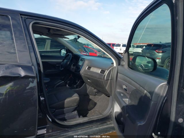 2016 MITSUBISHI OUTLANDER JA4AD3A30GZ002401 Photo 4