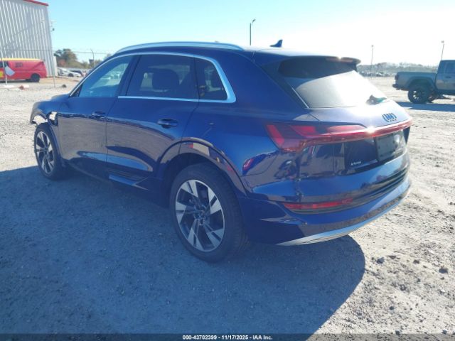 2022 AUDI E-TRON WA1LAAGE7NB013853 Photo 2