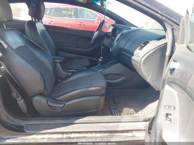 2016 KIA FORTE KOUP KNAFZ6A39G5617922 Photo 4