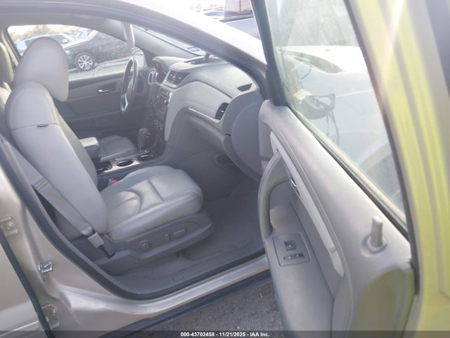2015 CHEVROLET TRAVERSE 1GNKRHKD7FJ369106 Photo 4
