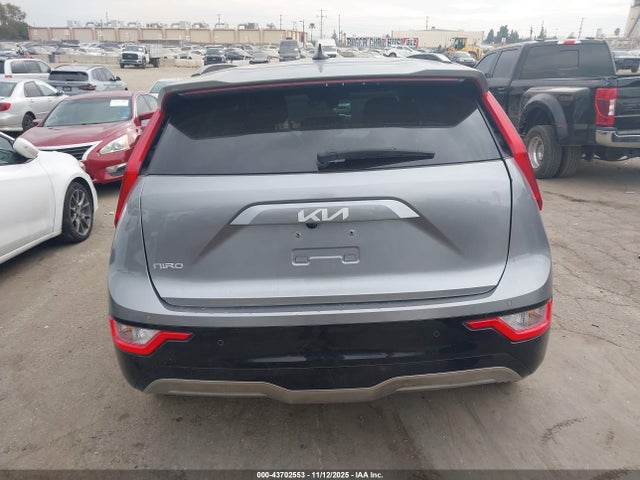 KNDCR3L11R5122388 KIA Niro