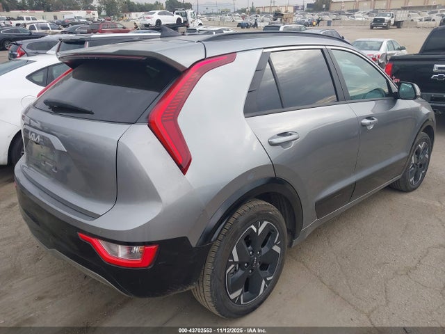 KNDCR3L11R5122388 KIA Niro