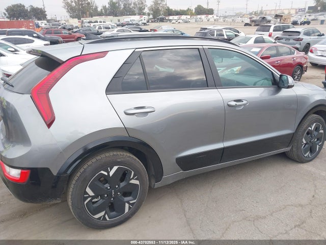 KNDCR3L11R5122388 KIA Niro