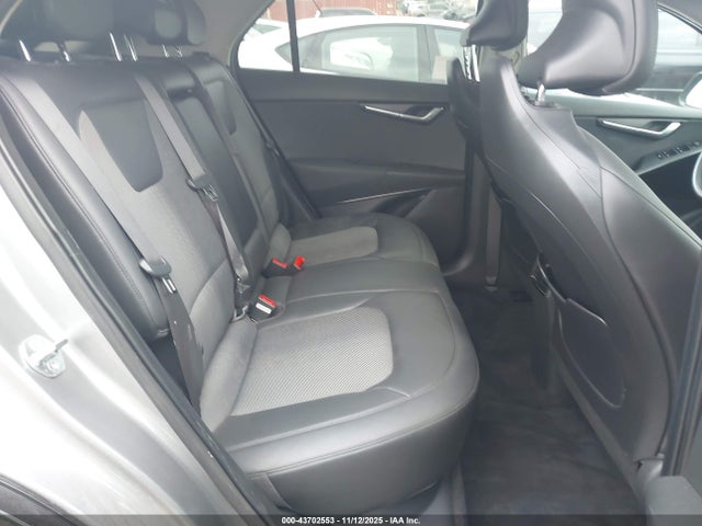 KNDCR3L11R5122388 KIA Niro