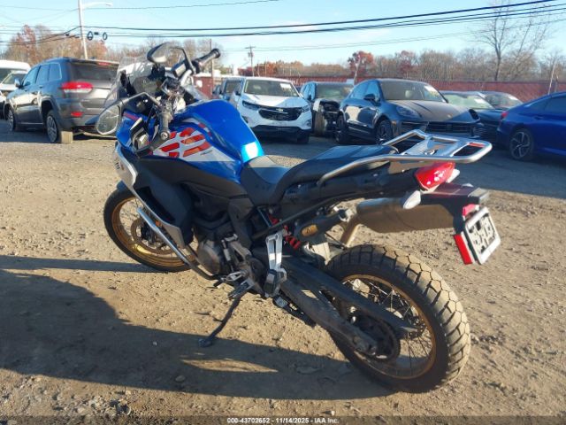 2019 BMW F 850 WB10K0302KZ800042 Photo 2