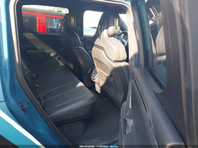 2023 RIVIAN R1T 7FCTGAAA1PN017807 Photo 7