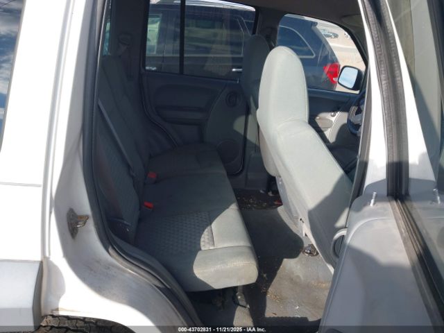 2005 JEEP LIBERTY 1J4GL48K95W535863 Photo 7