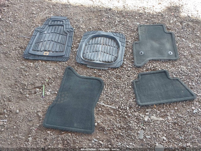 3GTU2NEC5HG186587 GMC Sierra 1500 Slt