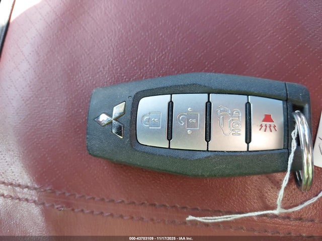 2023 MITSUBISHI OUTLANDER JA4J4UA83PZ034065 Photo 10