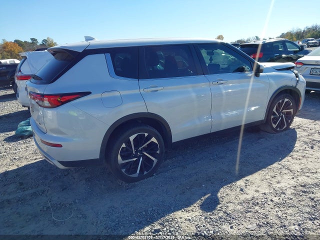 2023 MITSUBISHI OUTLANDER JA4J4UA83PZ034065 Photo 3