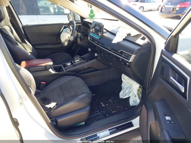 2023 MITSUBISHI OUTLANDER JA4J4UA83PZ034065 Photo 4