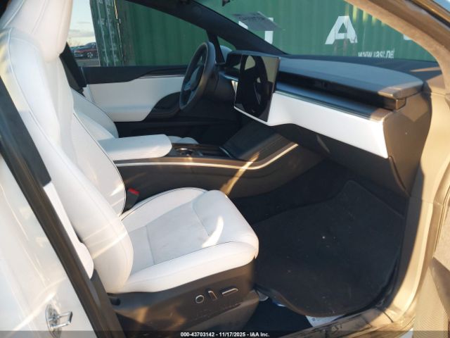 2024 TESLA MODEL X 7SAXCBE60RF440557 Photo 4