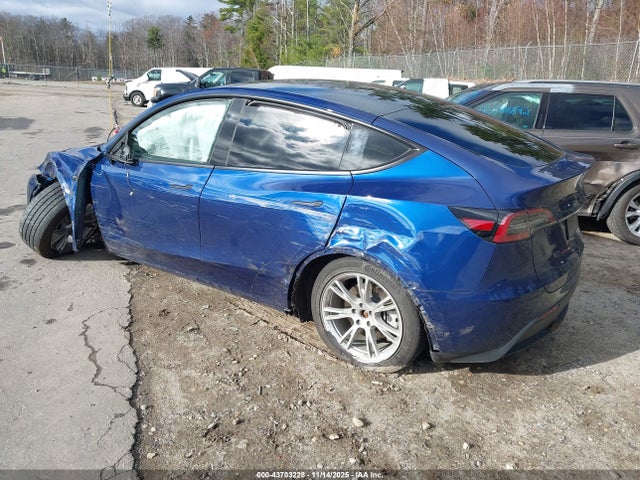 2023 TESLA MODEL Y 7SAYGDED9PF931970 Photo 2