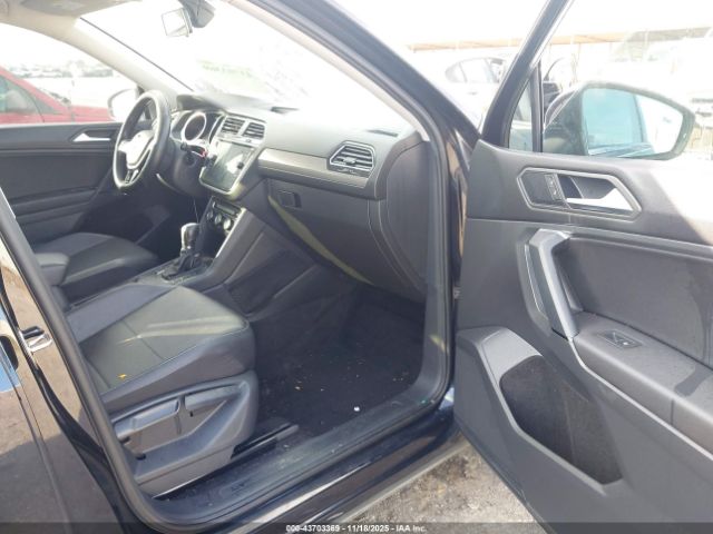 2019 VOLKSWAGEN TIGUAN 3VV3B7AX5KM070672 Photo 4